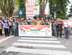 Sambut HUT RI ke-77, Pemkot Bontang Bagikan 5 Ribu Bendera ke Masyarakat