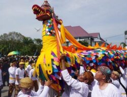 Ritual Mengulur Naga dan Belimbur Jadi Puncak Pelaksanaan Erau Adat Pelas Benua 2022