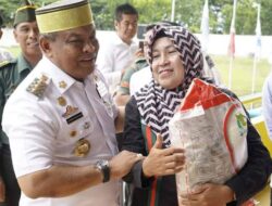 Bupati Bone Luncurkan Penyaluran Cadangan Pangan Pemerintah