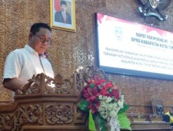 Fraksi Golkar DPRD Kutim Menyampaikan Pandangan Umum Terhadap R-APBD 2024