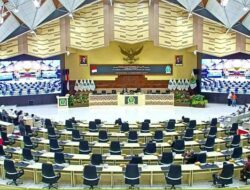 Rapat Paripurna DPRD Kaltim Dihadiri Pj Gubernur, Wakil Rakyat Sampaikan Aspirasi Masyarakat