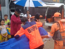 BPBD Bontang Berhasil Mengevakuasi Pemilik Kapal yang Kelelahan Akibat Berenang Mengejar Kapal Hanyut