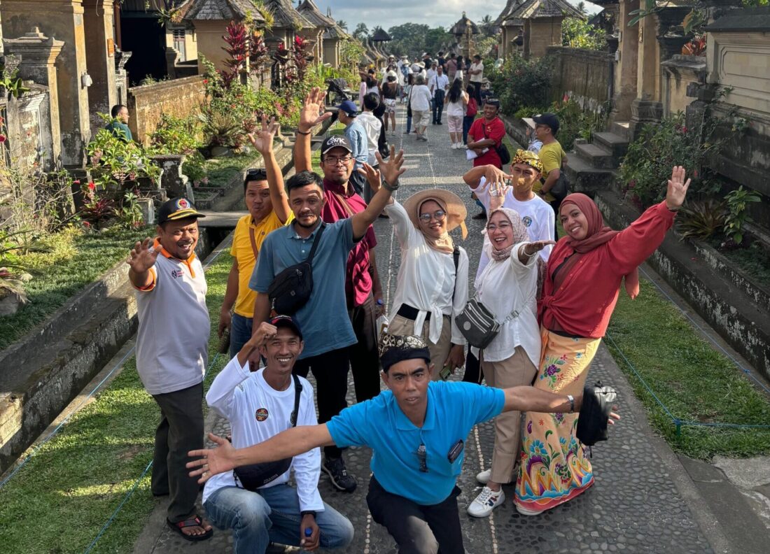 LPM Guntung Adakan Studi Tiru ke Desa Wisata Penglipuran, Bali: Inspirasi untuk Peningkatan SDM dan Pengembangan Wisata