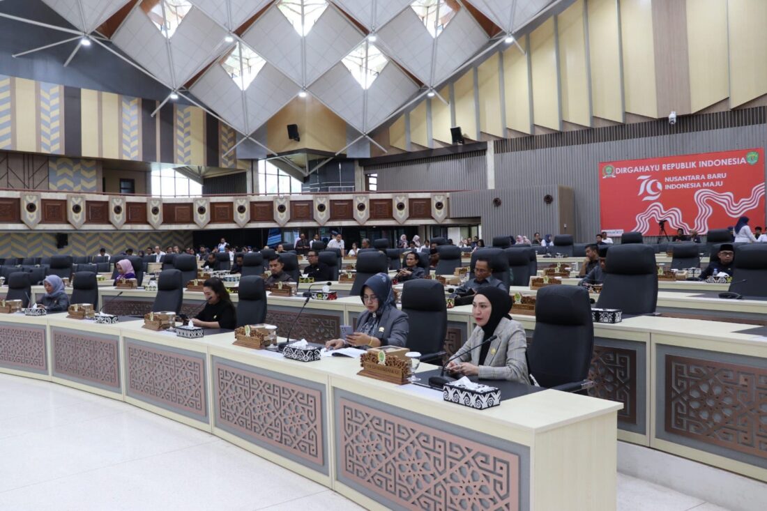 Tiga Pokja DPRD Kaltim Sampaikan Laporan Akhir dalam Rapat Paripurna ke-6