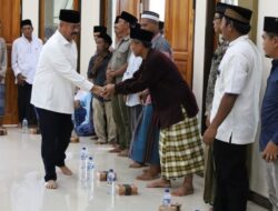 Bupati Kukar Edi Damansyah Apresiasi Takmir Masjid At-Taqwa, Serahkan Bantuan untuk Masyarakat Sebulu