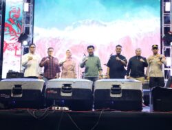 Pesta Laut Pesisir Nusantara 2025 Resmi Dibuka Sekda Kukar di Samboja dengan Nuansa Bahari