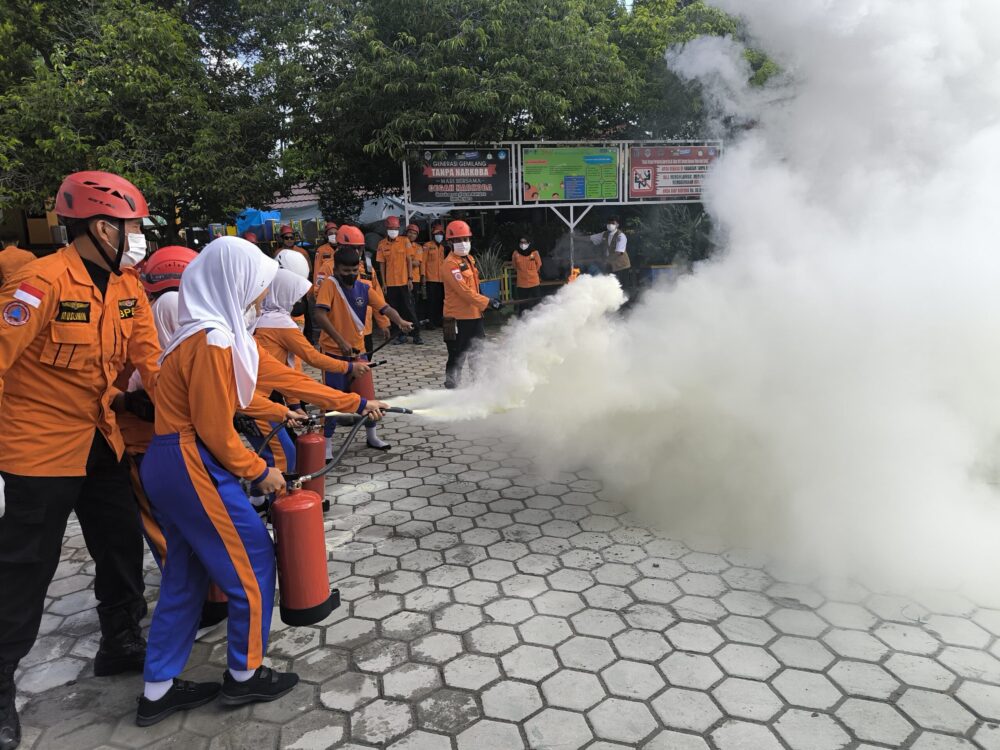 Ratusan Siswa dan Guru SDN 006 Bontang Selatan Ikuti Simulasi Kesiapsiagaan Bencana