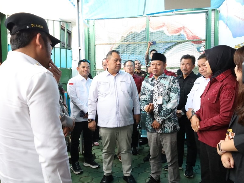 Gubernur Kaltim dan Sekda Kukar Tinjau TPS Lapas Perempuan dan Anak Jelang PSU