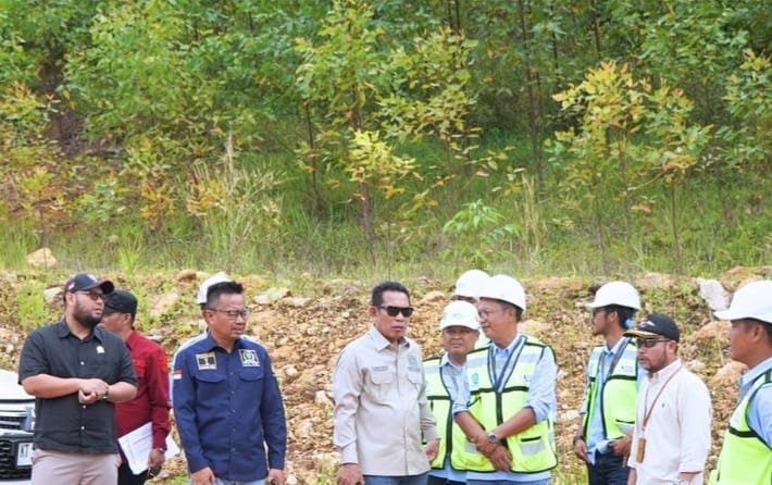 Pansus DPRD Kaltim Tinjau Proyek Jalan dan Jembatan di Kutai Timur