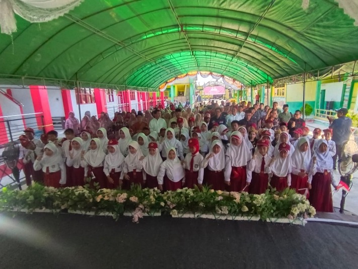 Bupati Kukar Edi Damansyah Resmikan Rehabilitasi Sekolah Dasar Dan BPU Kecamatan Muara Badak