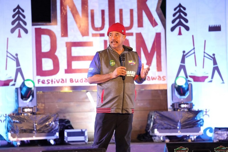 Bupati Edi Damansyah Apresiasi Desa Kedang Ipil Lestarikan Budaya Nenek Moyang di Kota Bangun Darat