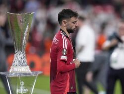 Musim Suram Manchester United: Gagal Angkat Trofi, Terancam Ditinggal Kapten, dan Absen di Eropa