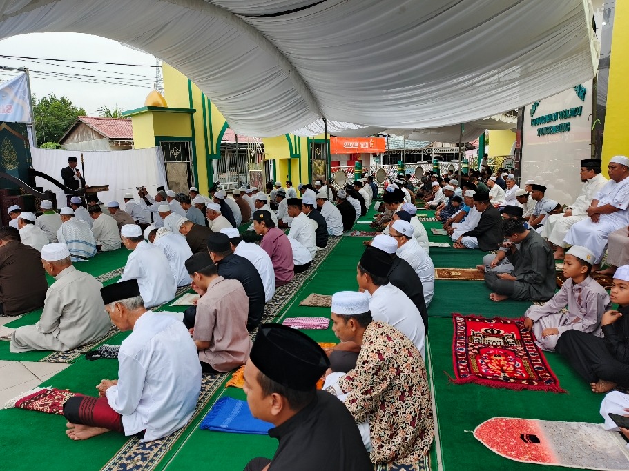 Asisten III Kukar Ajak Warga Perkuat Solidaritas saat Sholat Idul Adha 1446 H di Masjid Al Qadar Tenggarong
