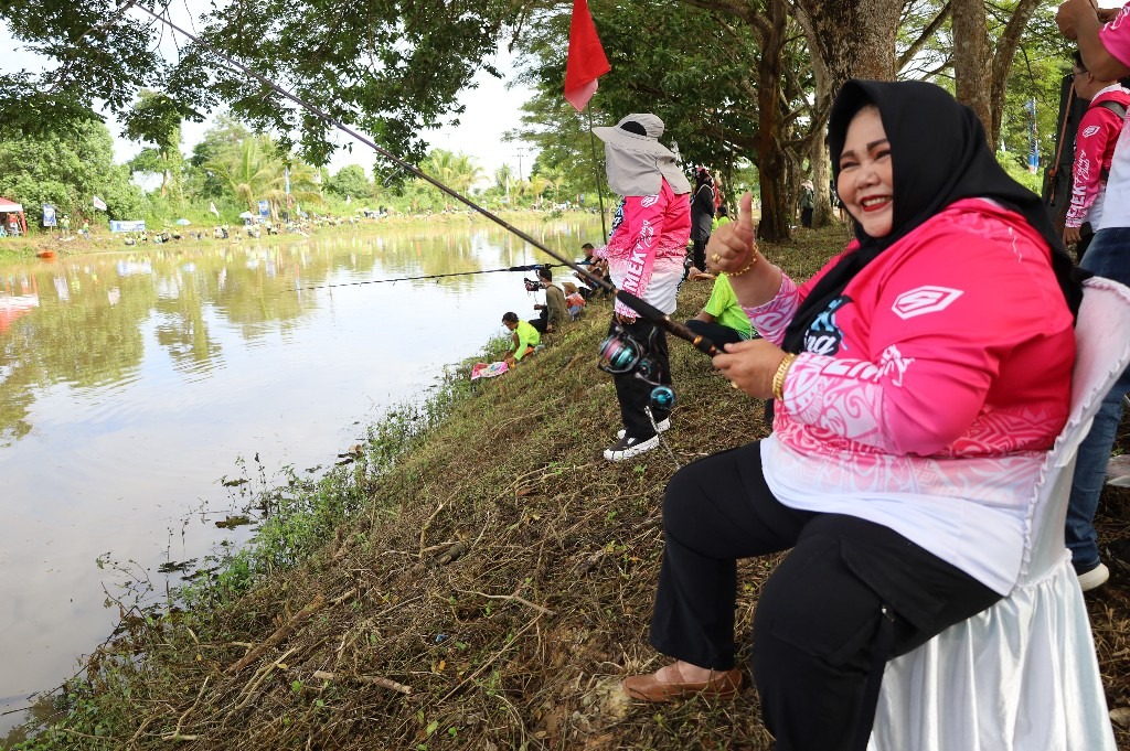 Emek Fishing Club Tenggarong Meriahkan “Mancing Idaman 5 Kukar 2025”, Tunjukkan Semangat Silaturahmi dan Hobi Sehat