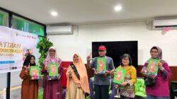 Suasana Pelatihan Read Aloud & Bookish Play untuk Lansia yang digelar DPK Bontang.