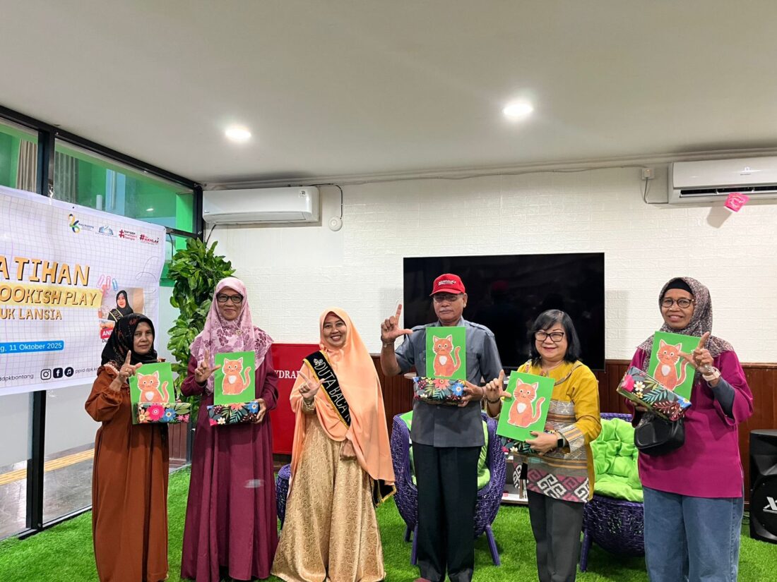 Suasana Pelatihan Read Aloud & Bookish Play untuk Lansia yang digelar DPK Bontang.