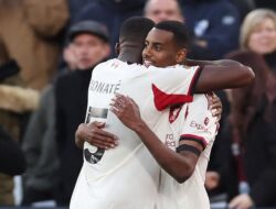 Isak Cetak Gol Debut, Liverpool Jinakkan West Ham 2-0 di London Stadium