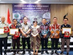 Pemkab Mahulu Serahkan Sertifikat Kelas Kebun, Bupati Tekankan Hilirisasi dan Keberlanjutan Perkebunan