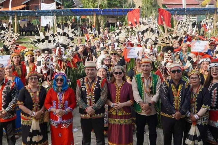 Budaya sebagai Motor Pembangunan: Wabup Suhuk Dorong Adat Mahulu Jadi Sumber Ekonomi Kreatif dan Pariwisata