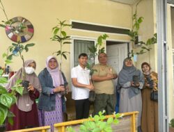 Kader PKS Tanam Pohon, Sani Inisiasi Gerakan “One Person, One Tree” di Samarinda