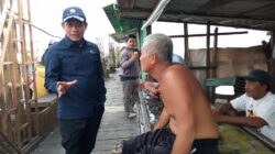 Di Balik Topi Biru Menteri Hanif, Ada Pesan Tegas tentang Sampah dan Tanggung Jawab Bersama