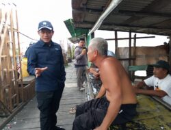 Di Balik Topi Biru Menteri Hanif, Ada Pesan Tegas tentang Sampah dan Tanggung Jawab Bersama