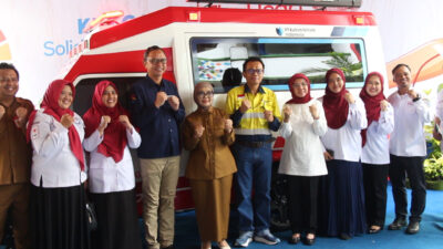 PT KNI Serahkan Bantuan Mobil Donor Darah untuk PMI Bontang