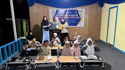 Peduli Generasi Qurani, Shemmy Permata Sari Salurkan Bantuan Mengaji untuk Warga Berbas Tengah
