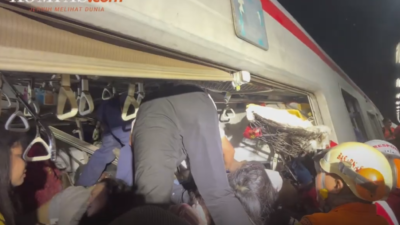 Tragedi Tabrakan Kereta di Bekasi Timur, 6 Penumpang Tewas dan Puluhan Luka, KAI Pastikan Penanganan Maksimal