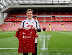 Resmi Nahkodai Liverpool, Andoni Iraola Siap Bangkitkan Kejayaan The Reds Usai Musim Mengecewakan