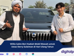 Willie Salim Beri Hadiah Mobil Mewah untuk Ustaz Derry Sulaiman di Hari Ulang Tahun